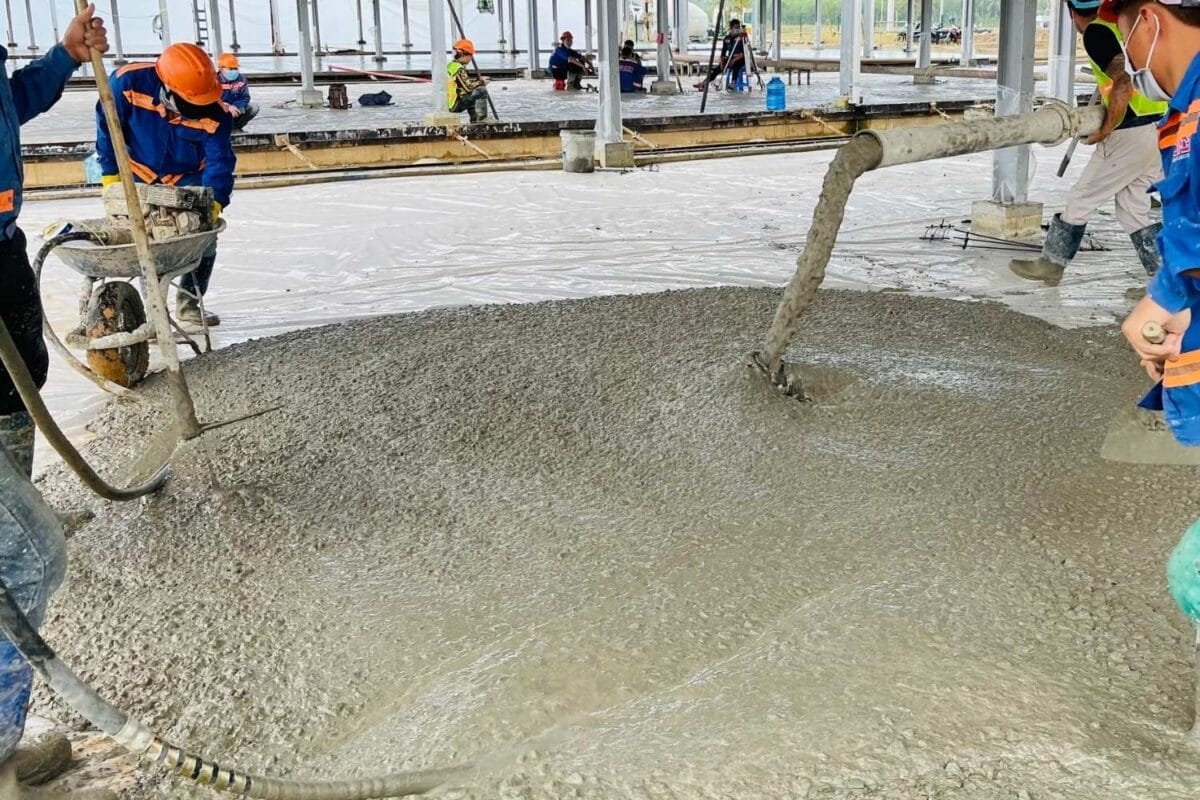 Đổ bê tông tươi